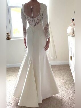 Luce Sposa Designer Wedding Dress – Lace Back Mermaid Gown EU 38 (Retail $2000+)